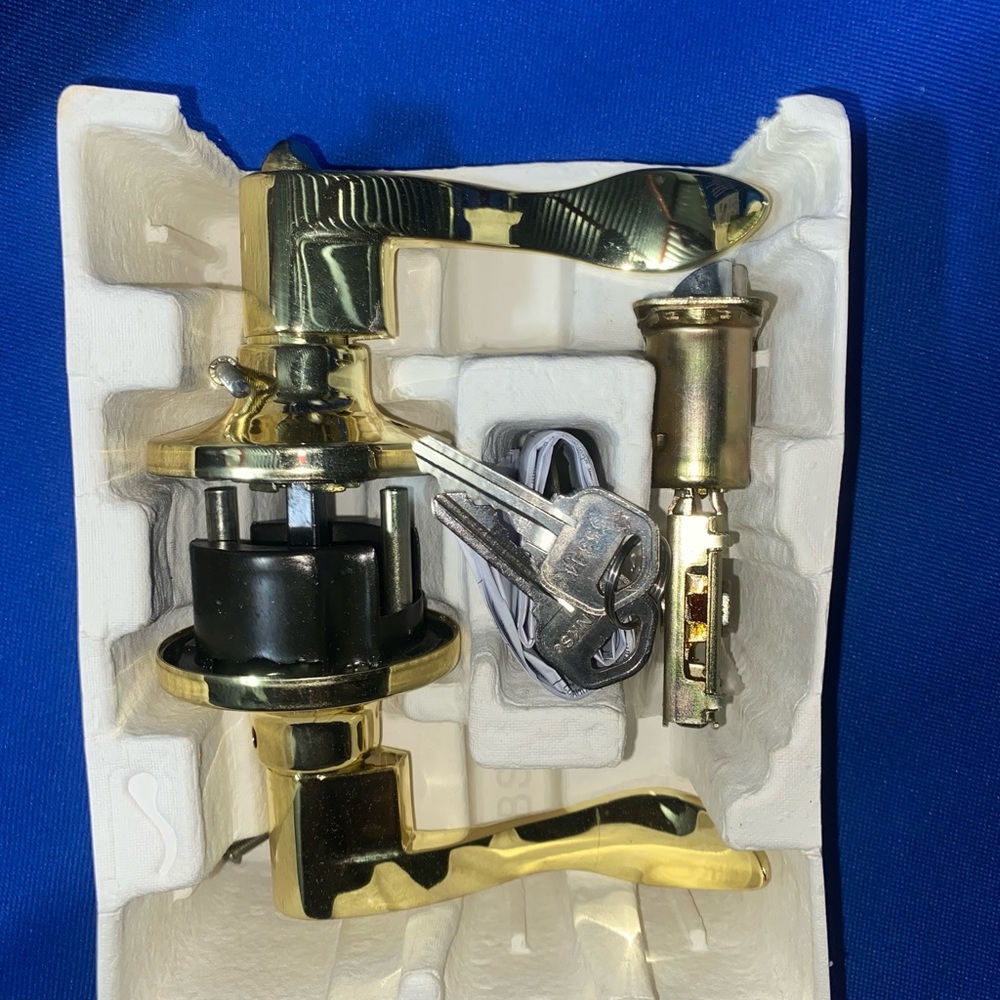 Brinks Keyed Entry Wave Style Door Lever, Polished Brass Finish